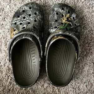 Camo crocs